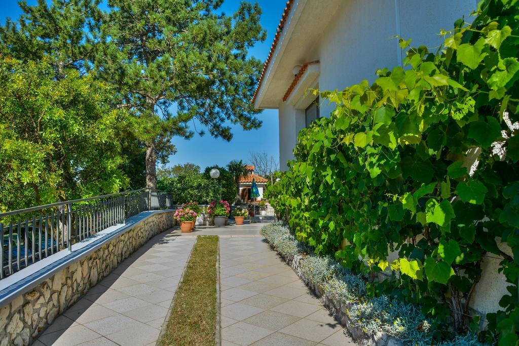 Bella Vista Apartments Crikvenica Exterior photo