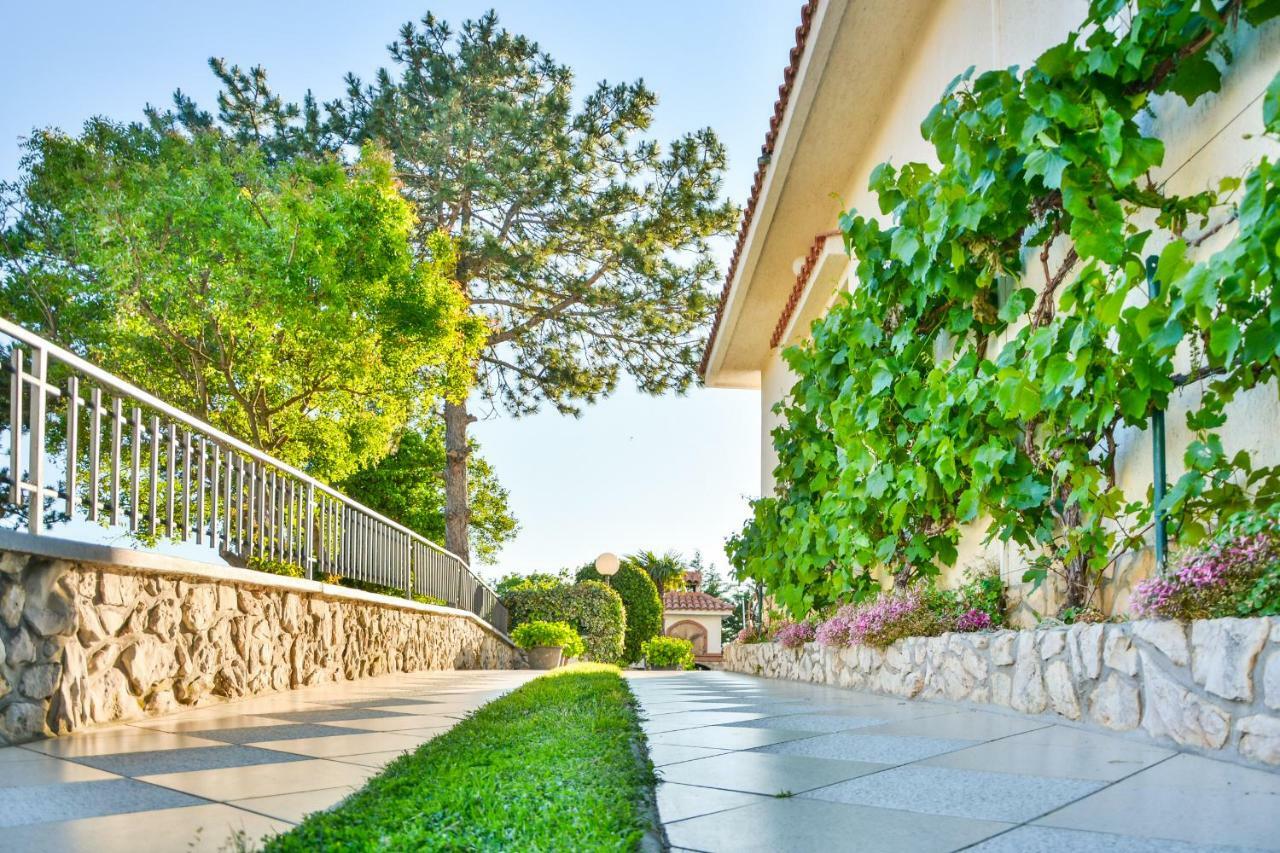 Bella Vista Apartments Crikvenica Exterior photo